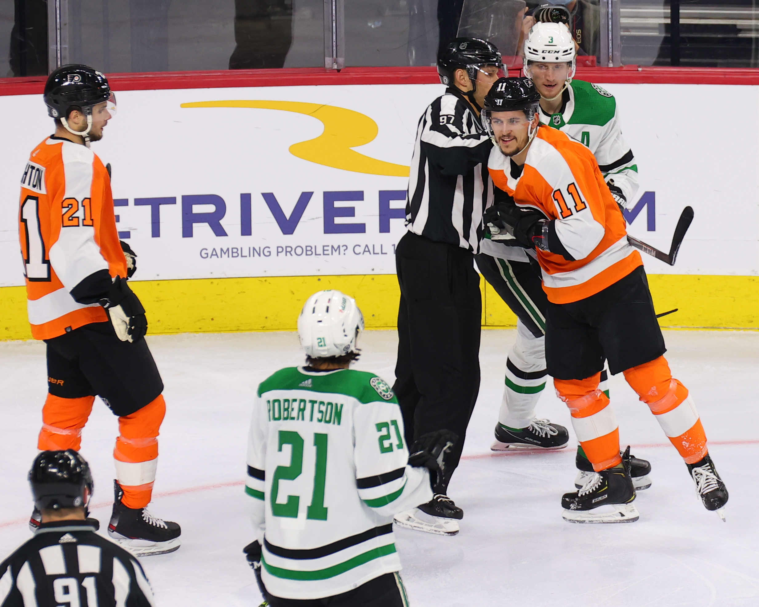 Hart, Zamula, Couturier lead Flyers to 2-0 victory in home opener - Flyers  Nation