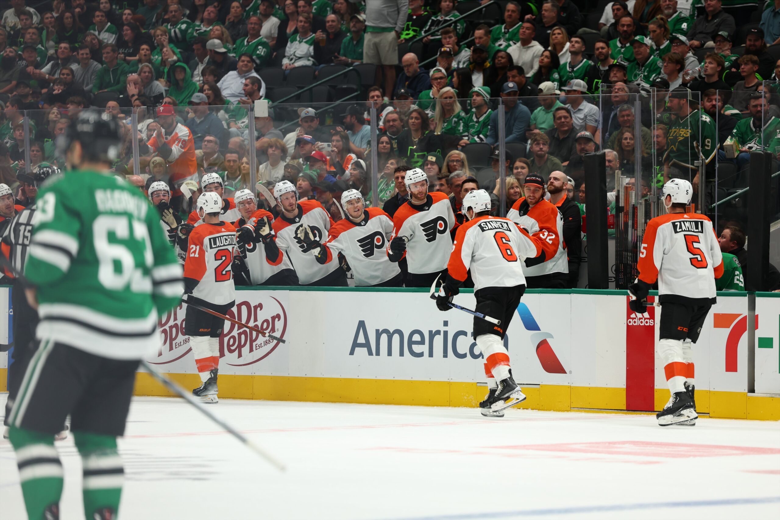 Flyers score shorthanded trio, fall short in OT to Stars
