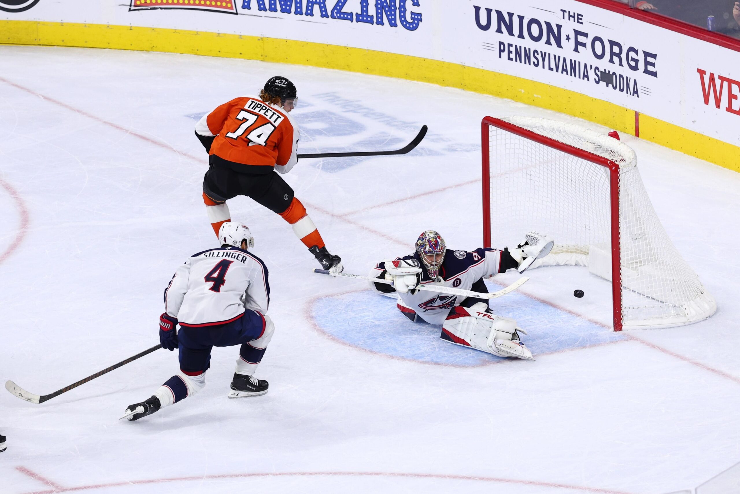 Philadelphia Flyers' Owen Tippett (Heather Cattai/Heather Barry Images, LLC)