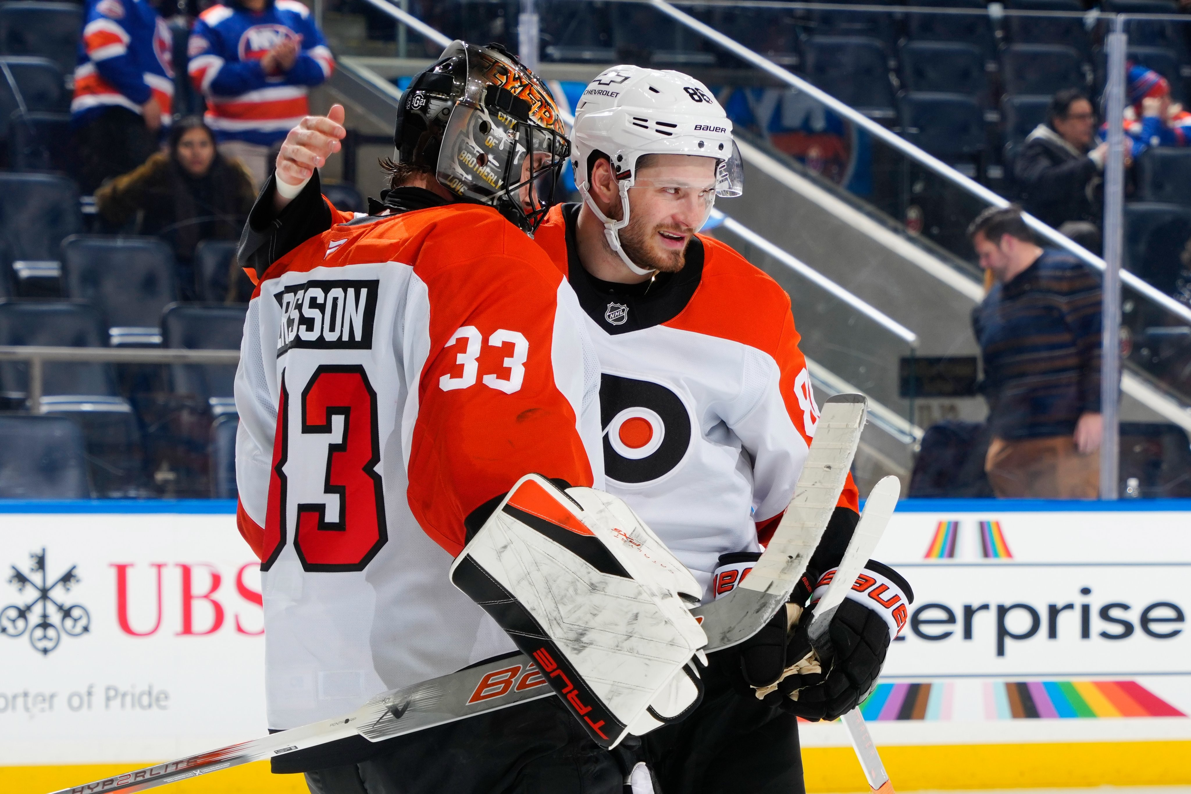 Philadelphia Flyers' Sam Ersson and Joel Farabee (Philadelphia Flyers/X)